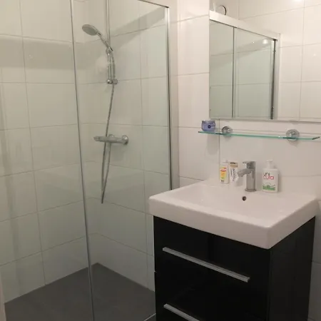 公寓 Cozy 2 Bedroom Away From *